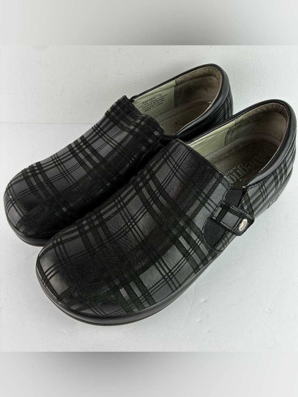 Alegria Keli Black “Plaid to Meet You” Textured Clogs